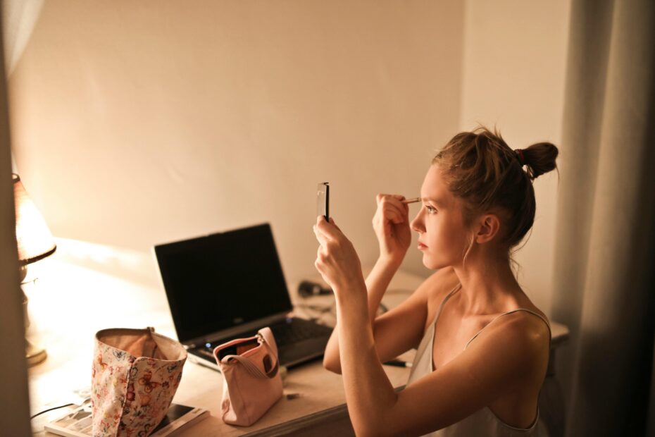 The Best LED Makeup Mirror Illuminate Your Beauty Routine